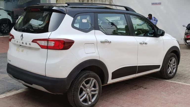 Renault Triber 2025 Launched – 37 KMPL Mileage, Family-Friendly Rear AC, Touchscreen Entertainment & ₹8,500 EMI!
